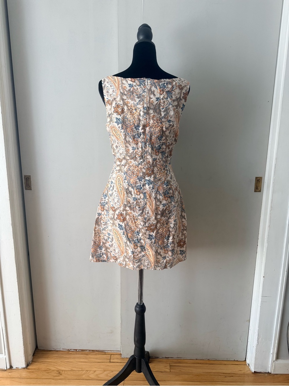 Charlie Holiday Paisley Cutout Mini dress in Cream and Blue - Picture 3 of 7